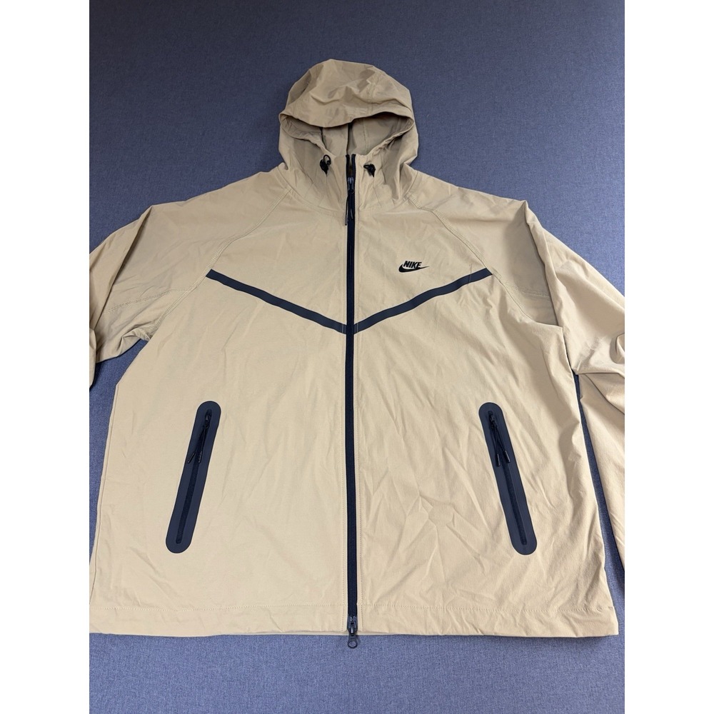 Nike Tech Woven Windrunner Lightweight Jacket Parachute Beige HM7151-297 Size L